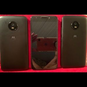 3 Motto E4 Cell Phones with complete accessories